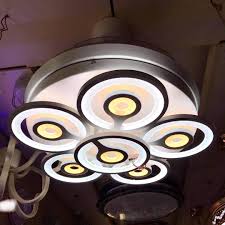 Plafonnier LED Fitili, plafonnier à intensité variable avec télécommande, lampe de chambre en métal et verre en blanc, 1 x LED 50 watts, 3000-6000 K, 400-5000 lumens, est modifiable